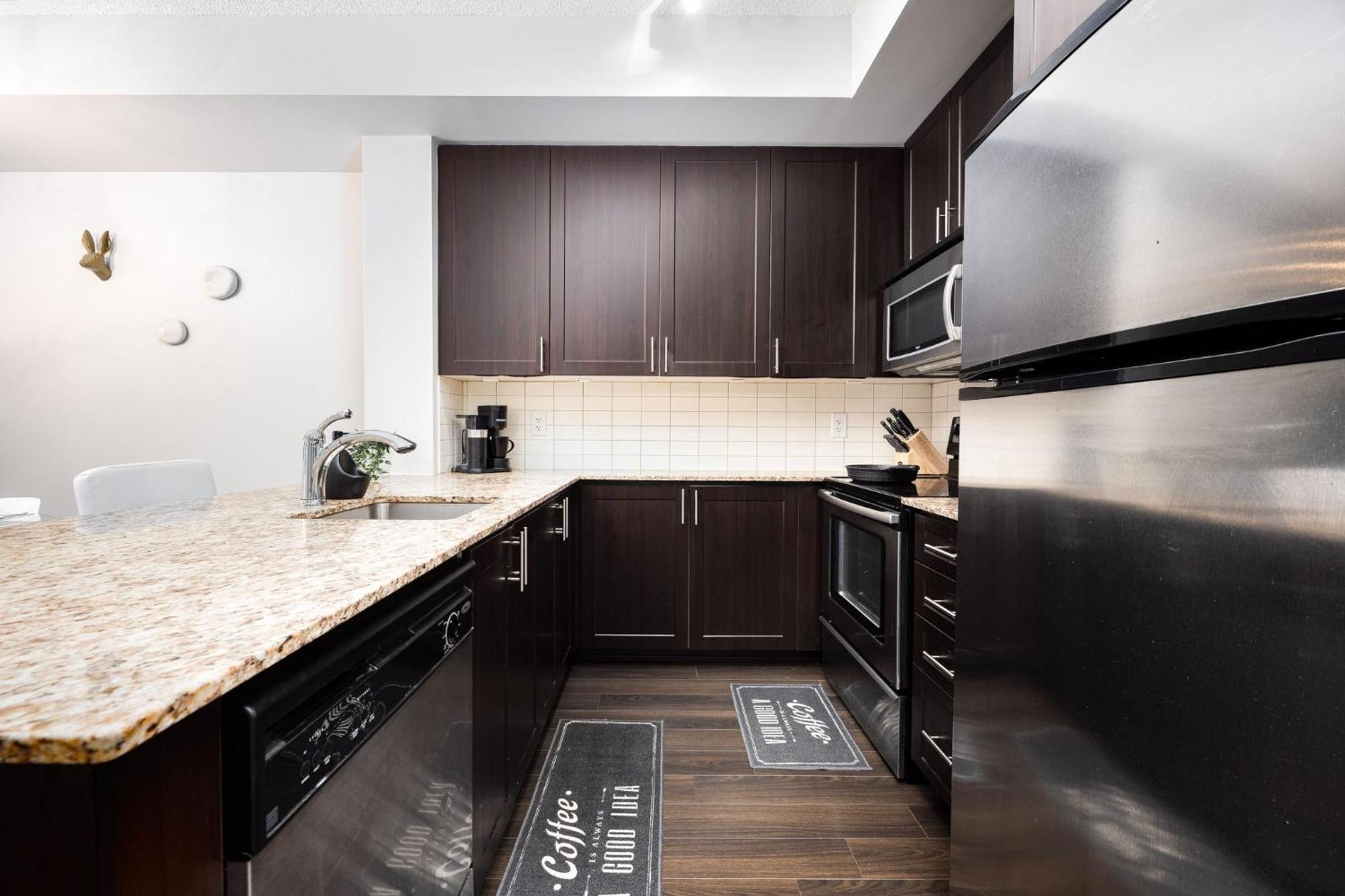 Dwtn Condo Near Cn Tower! W/ Free Parking 多伦多 外观 照片